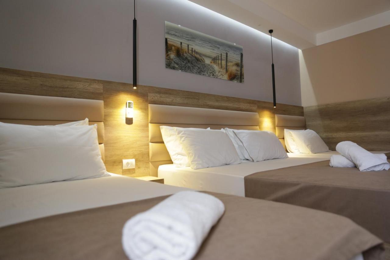 Hotel Comfort Ulcinj Bagian luar foto