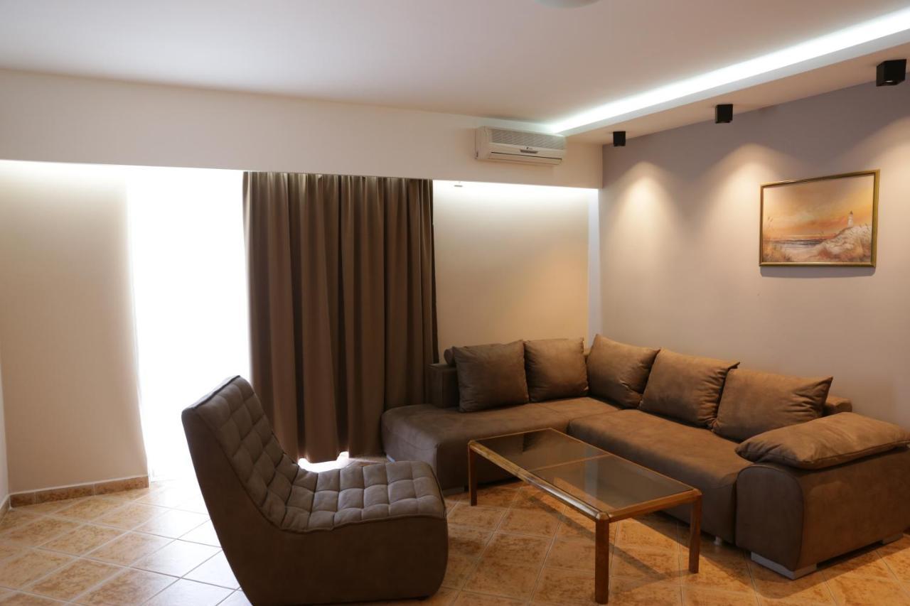 Hotel Comfort Ulcinj Bagian luar foto