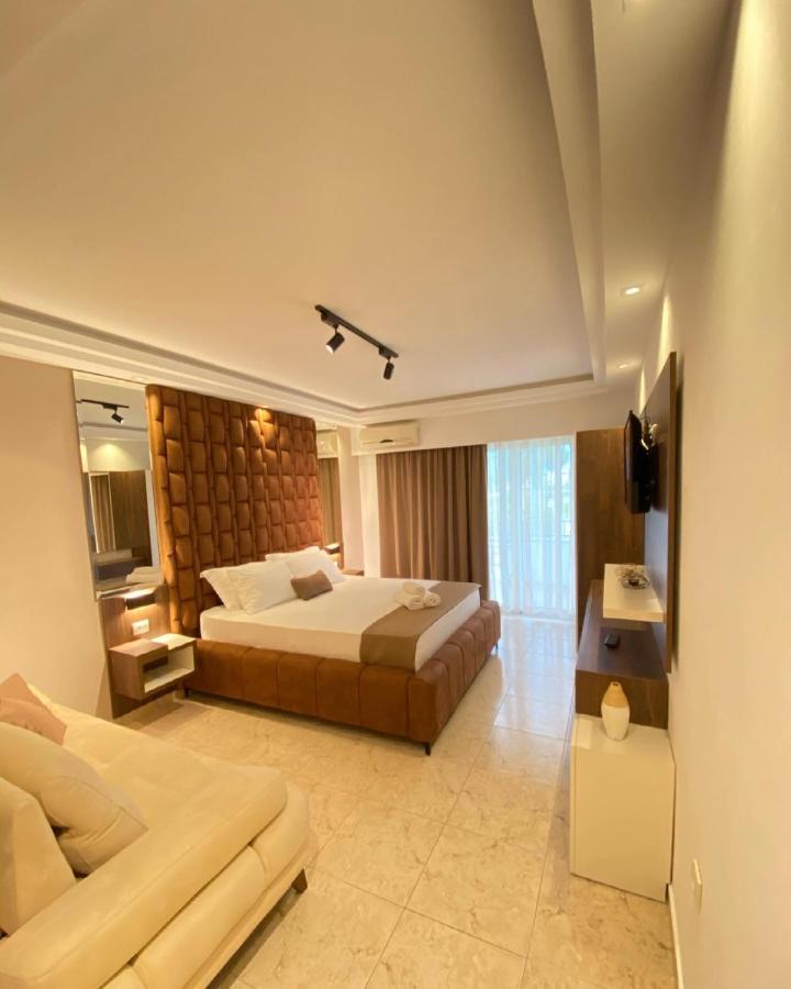 Hotel Comfort Ulcinj Bagian luar foto