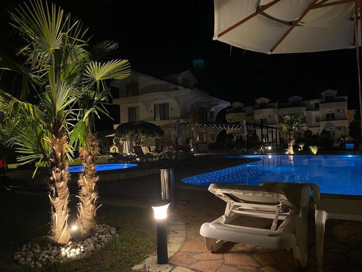 Hotel Comfort Ulcinj Bagian luar foto
