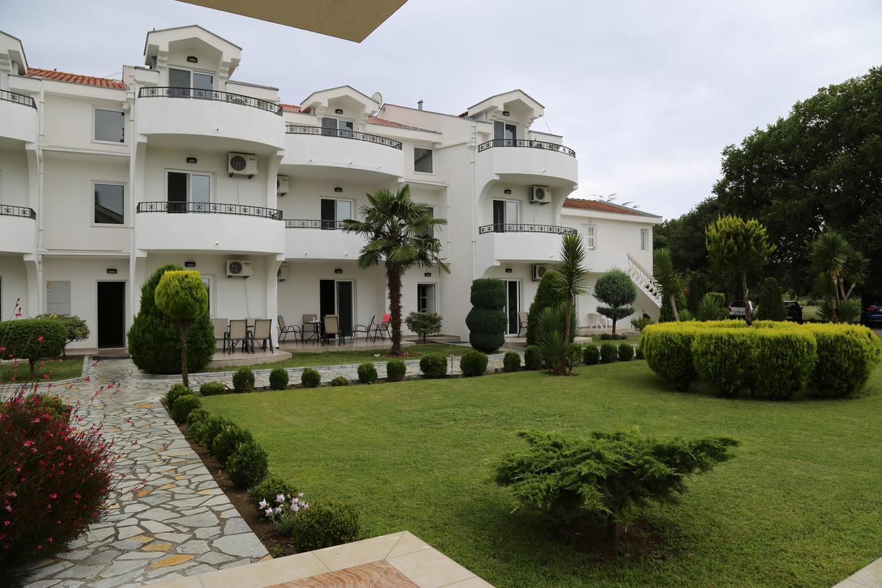 Hotel Comfort Ulcinj Bagian luar foto